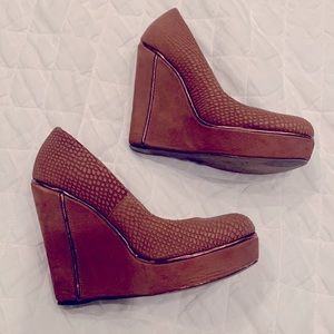 Chic Close Toed Wedges